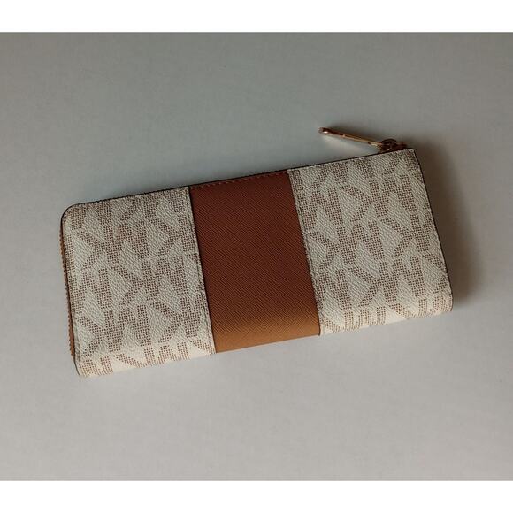 Michael Kors Monogram‎ Wallet Great Condition - Picture 2 of 5